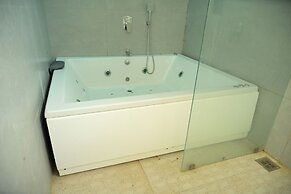 StayGuru Luxury Villa