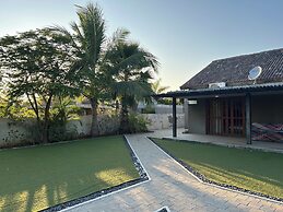 StayGuru Luxury Villa