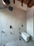 StayGuru Luxury Villa