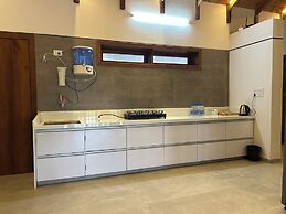 StayGuru Luxury Villa