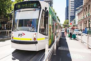 A Chic 2BR Apt Right Next to Melbourne Central