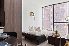 A Chic 2BR Apt Right Next to Melbourne Central