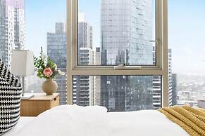 Comfy & Stylish 2BR Apt Next to Crown, City Views