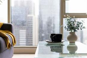 Comfy & Stylish 2BR Apt Next to Crown, City Views