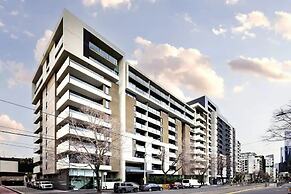 A Lux 2BR Apt Next to Melbourne Uni, Free Parking