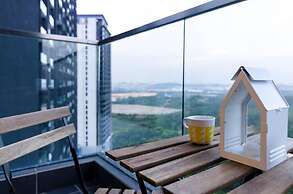 3BR D'pristine Suite Near Legoland, Stunning Views