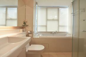 Pet Friendly, 3BR Apt KL, Bathtub & Parking