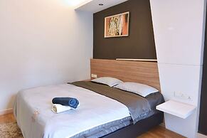 Pet Friendly, 3BR Apt KL, Bathtub & Parking