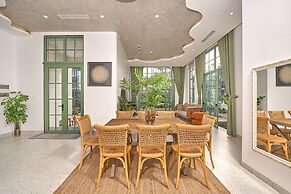 Luxury 4 bedroom Solar Villa