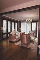 Monday Royal Apart Hotel