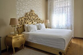 Monday Royal Apart Hotel