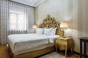 Monday Royal Apart Hotel