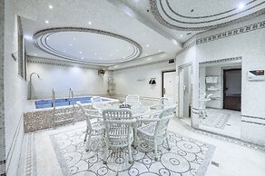 Monday Royal Apart Hotel