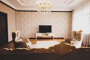 Monday Royal Apart Hotel