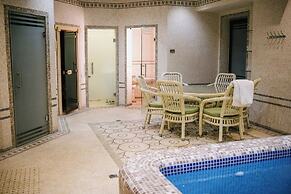 Monday Royal Apart Hotel