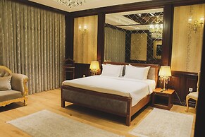 Monday Royal Apart Hotel
