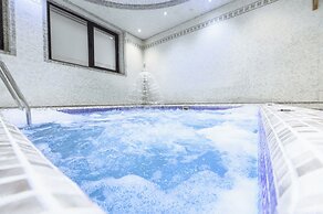 Monday Royal Apart Hotel