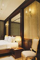 Monday Royal Apart Hotel