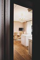 Monday Royal Apart Hotel