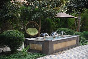 Monday Royal Apart Hotel