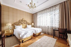 Monday Royal Apart Hotel