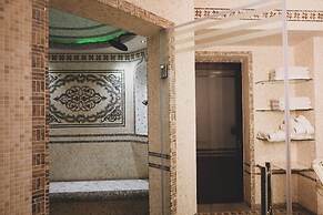 Monday Royal Apart Hotel
