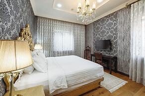 Monday Royal Apart Hotel