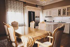 Monday Royal Apart Hotel