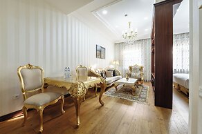 Monday Royal Apart Hotel