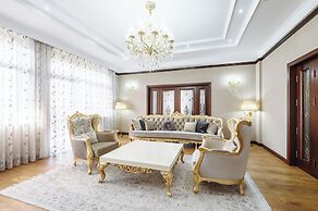 Monday Royal Apart Hotel