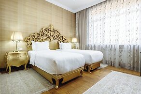 Monday Royal Apart Hotel
