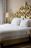 Monday Royal Apart Hotel