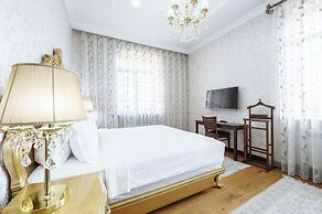 Monday Royal Apart Hotel