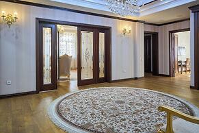 Monday Royal Apart Hotel