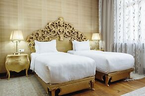 Monday Royal Apart Hotel
