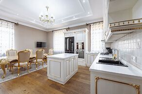Monday Royal Apart Hotel