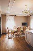 Monday Royal Apart Hotel