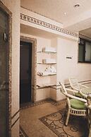 Monday Royal Apart Hotel