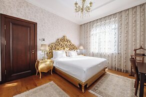 Monday Royal Apart Hotel