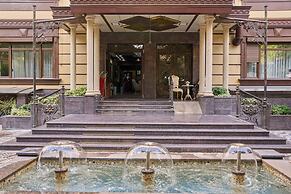 Monday Royal Apart Hotel