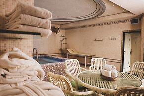 Monday Royal Apart Hotel