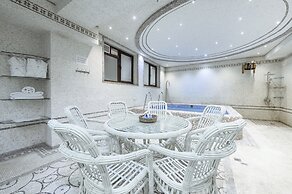 Monday Royal Apart Hotel
