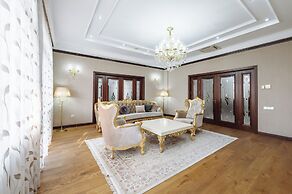 Monday Royal Apart Hotel