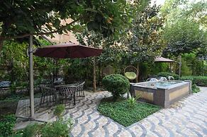 Monday Royal Apart Hotel