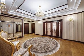 Monday Royal Apart Hotel