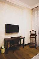 Monday Royal Apart Hotel