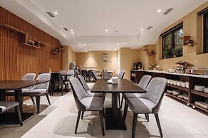 Monday Royal Apart Hotel