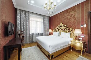 Monday Royal Apart Hotel