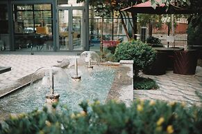 Monday Royal Apart Hotel