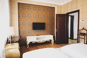 Monday Royal Apart Hotel